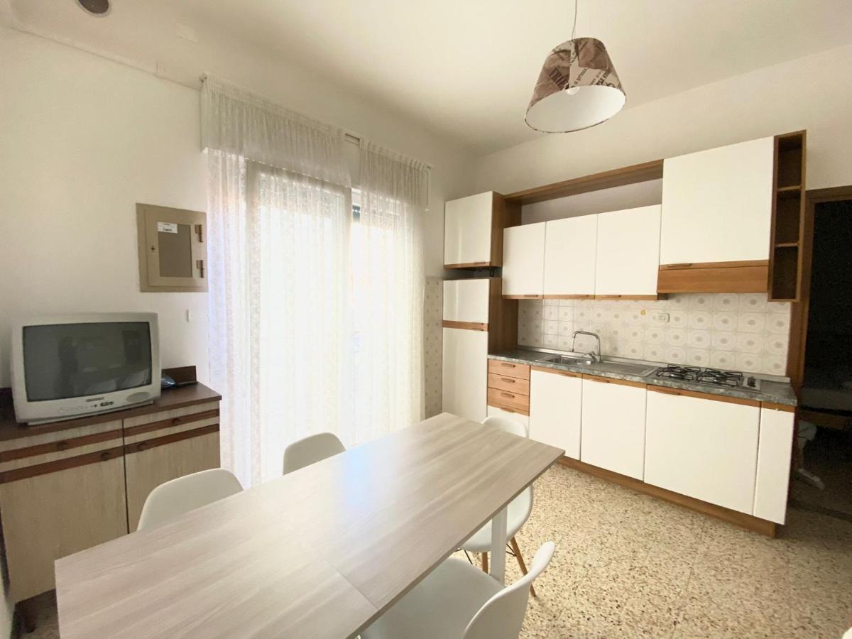 Euroresidence - Piazza Mazzini- 30 Mt Dal Mare - Immobil Relax Lido di Jesolo Kültér fotó